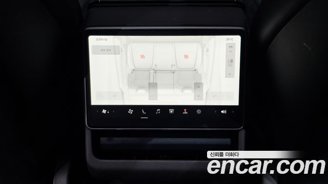Tesla Model Y 2025 — photo 29