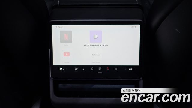 Tesla Model Y 2025 — photo 30