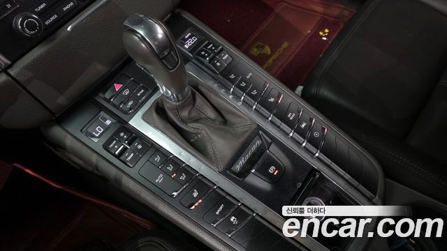 Porsche Macan 2018 — photo 9