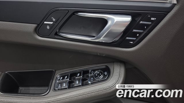 Porsche Macan 2018 — photo 11