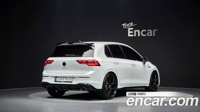 Volkswagen Golf 2023 — photo 2