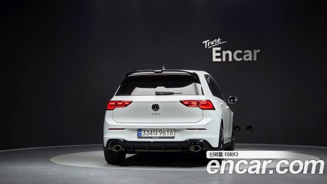 Volkswagen Golf 2023 — photo 4