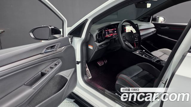 Volkswagen Golf 2023 — photo 13