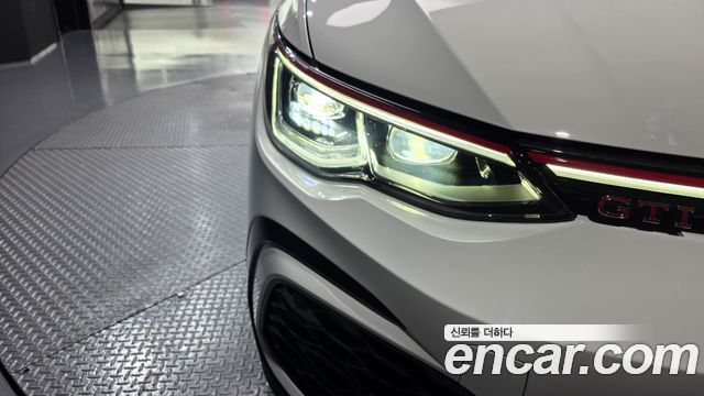 Volkswagen Golf 2023 — photo 8