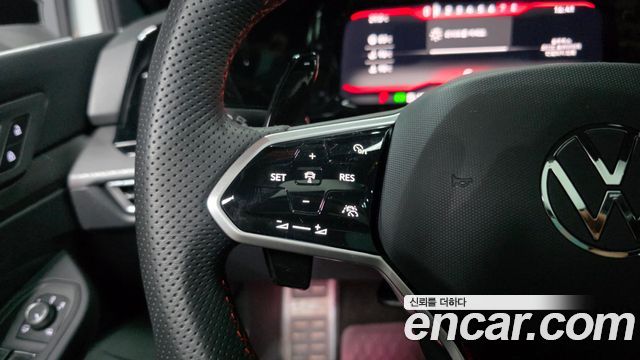 Volkswagen Golf 2023 — photo 33