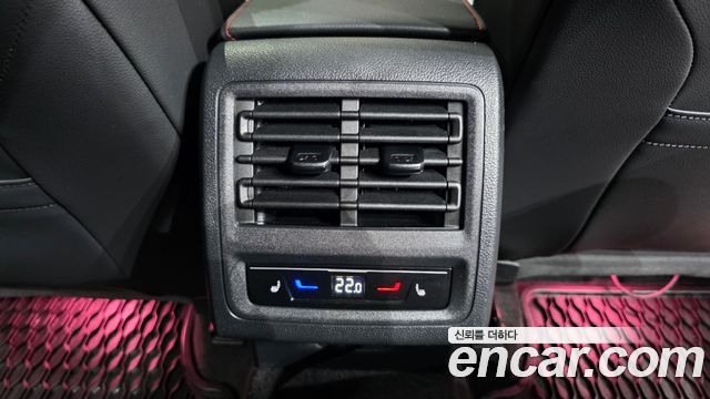 Volkswagen Golf 2023 — photo 36