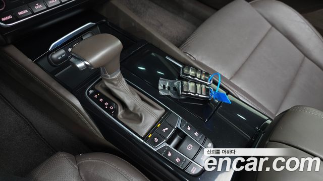 Kia K7 2017 — photo 12
