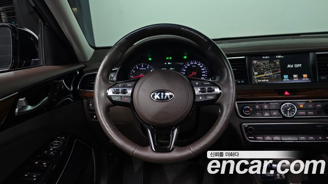 Kia K7 2017 — photo 18