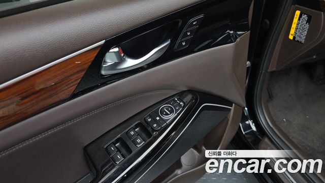 Kia K7 2017 — photo 21
