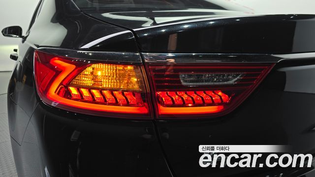 Kia K7 2017 — photo 9