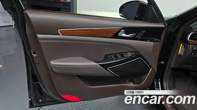 Kia K7 2017 — photo 14