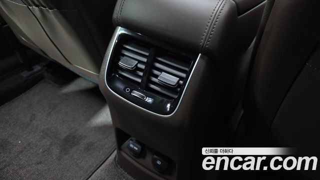 Kia K7 2017 — photo 32
