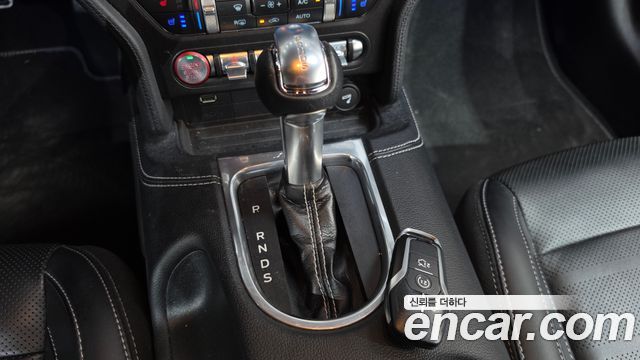 Ford Mustang 2019 — photo 12