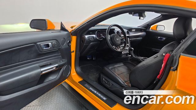 Ford Mustang 2019 — photo 13