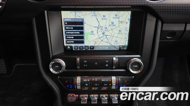 Ford Mustang 2019 — photo 20