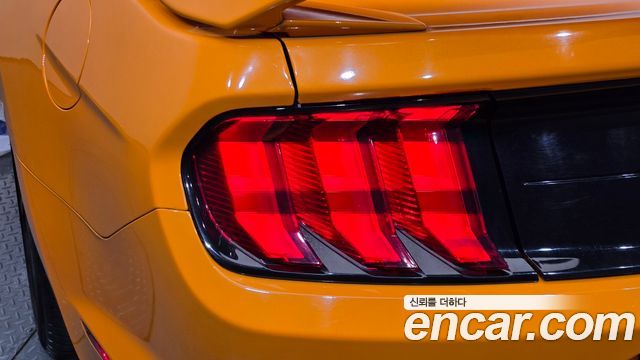 Ford Mustang 2019 — photo 9