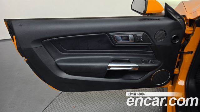 Ford Mustang 2019 — photo 14