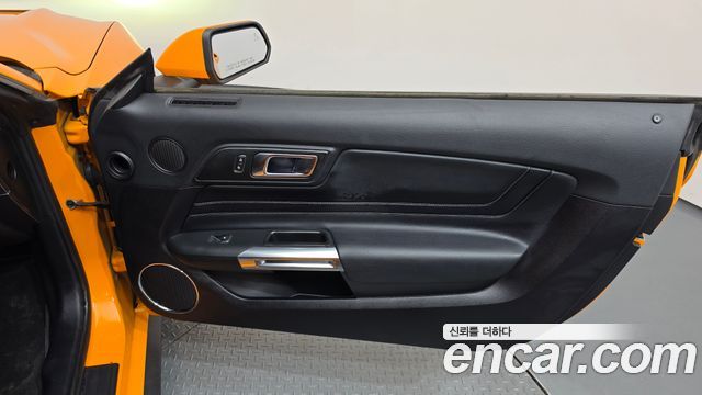 Ford Mustang 2019 — photo 15
