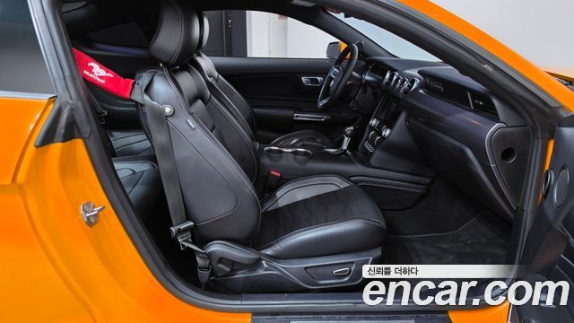 Ford Mustang 2019 — photo 16
