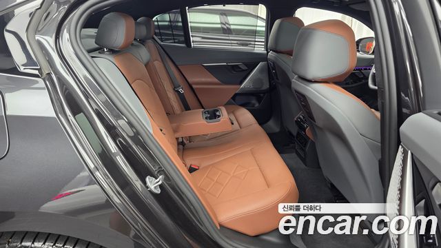 BMW 5-Series 2025 — photo 18
