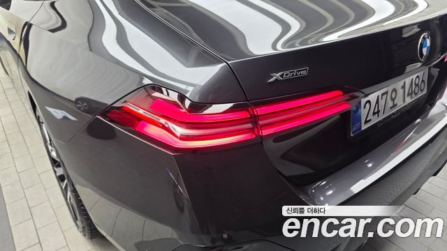 BMW 5-Series 2025 — photo 9