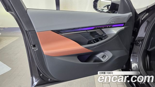BMW 5-Series 2025 — photo 14