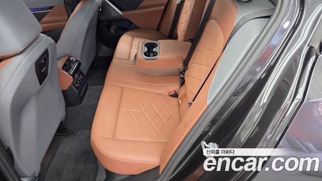 BMW 5-Series 2025 — photo 16