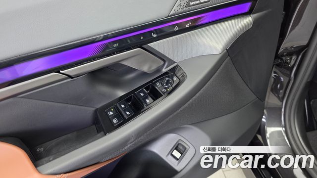 BMW 5-Series 2025 — photo 28