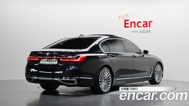 BMW 7-Series 2020 — photo 2