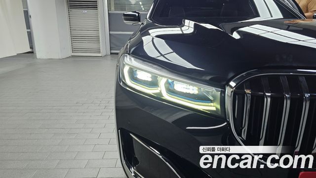 BMW 7-Series 2020 — photo 8