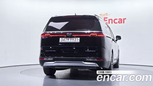 Kia Canival 2021 — photo 4