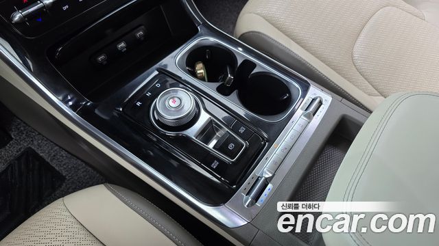 Kia Canival 2021 — photo 12