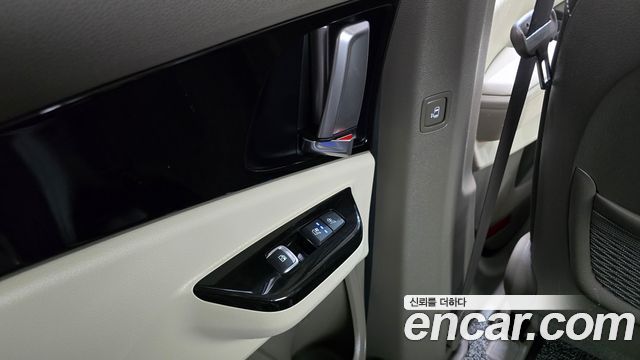 Kia Canival 2021 — photo 23