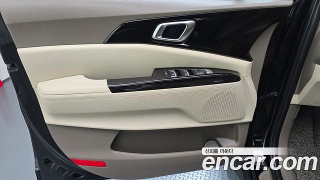 Kia Canival 2021 — photo 14