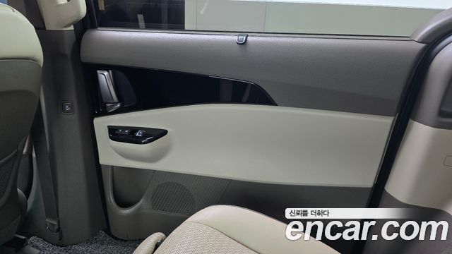 Kia Canival 2021 — photo 15