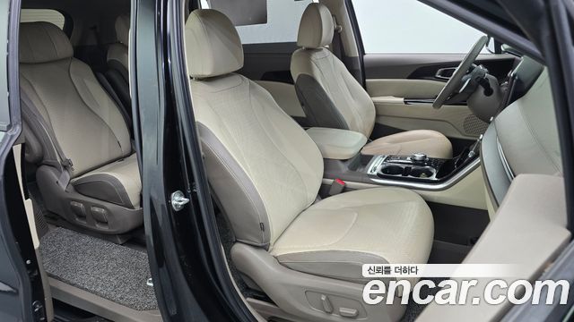 Kia Canival 2021 — photo 16