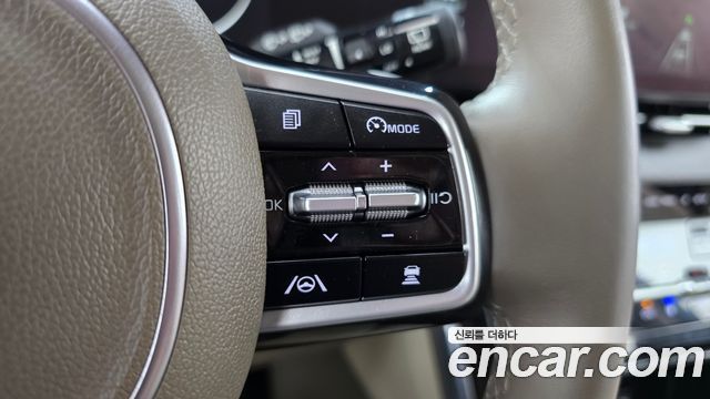 Kia Canival 2021 — photo 31