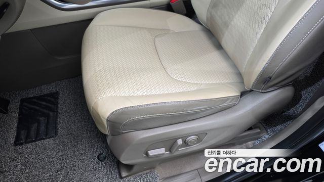 Kia Canival 2021 — photo 32