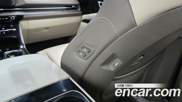 Kia Canival 2021 — photo 33