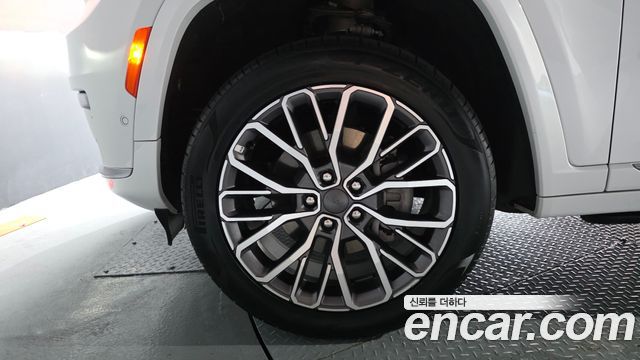 Jeep Cherokee 2023 — photo 5