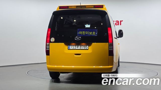 Hyundai Staria 2023 — photo 4