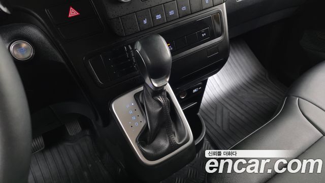 Hyundai Staria 2023 — photo 12