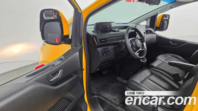 Hyundai Staria 2023 — photo 13
