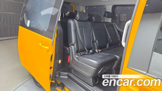 Hyundai Staria 2023 — photo 18