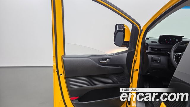 Hyundai Staria 2023 — photo 14