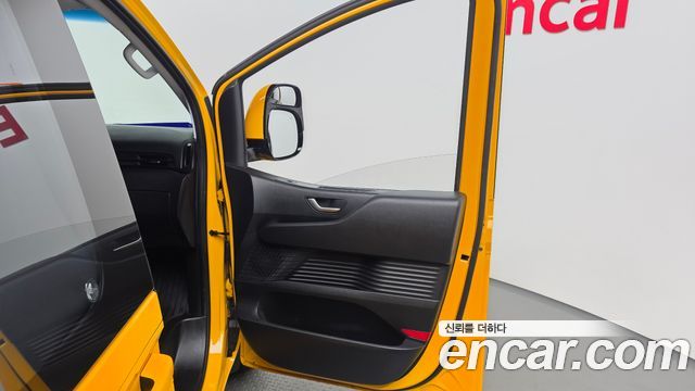 Hyundai Staria 2023 — photo 15