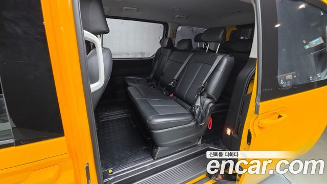Hyundai Staria 2023 — photo 16