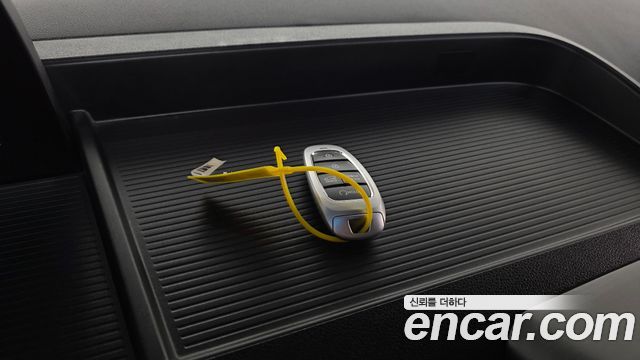 Hyundai Staria 2023 — photo 28