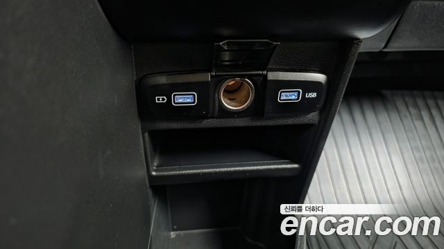 Hyundai Staria 2023 — photo 32