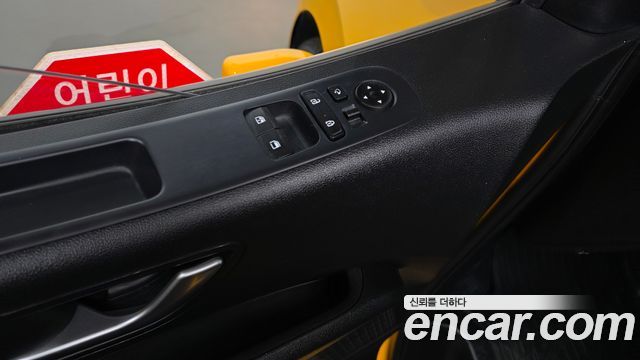 Hyundai Staria 2023 — photo 34